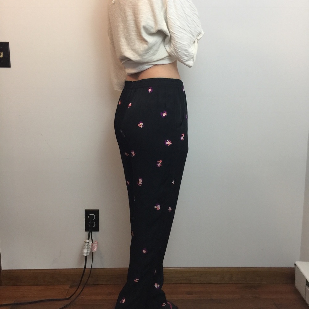 See by Chloe Black Iris Printed Jogger Pants - Picture 4 of 8